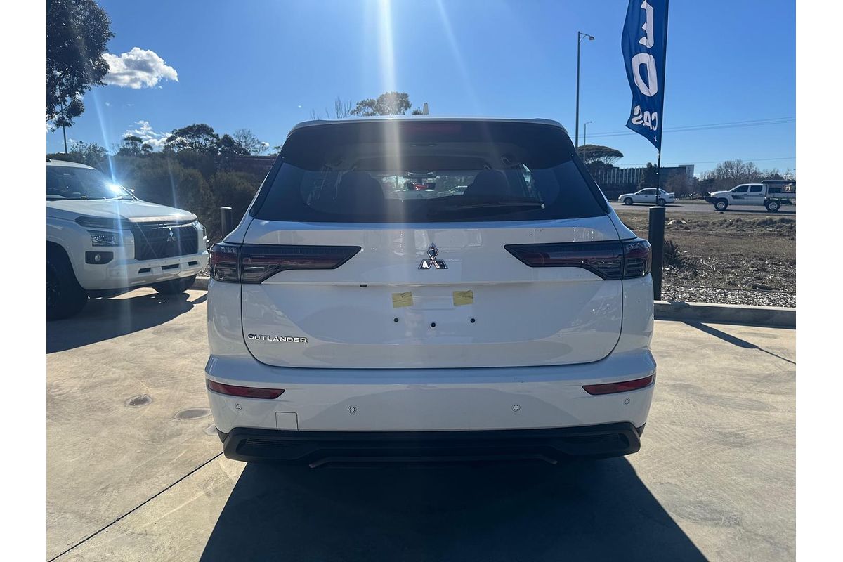 2025 Mitsubishi Outlander ES ZM