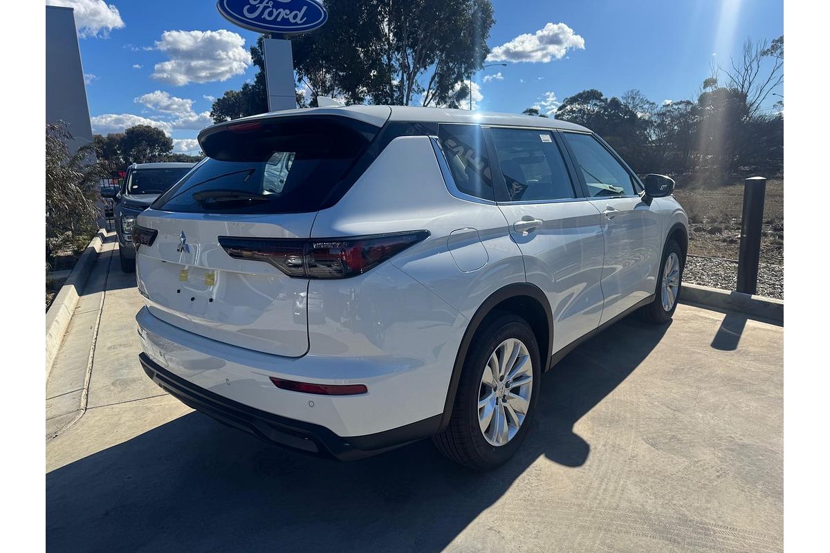 2025 Mitsubishi Outlander ES ZM