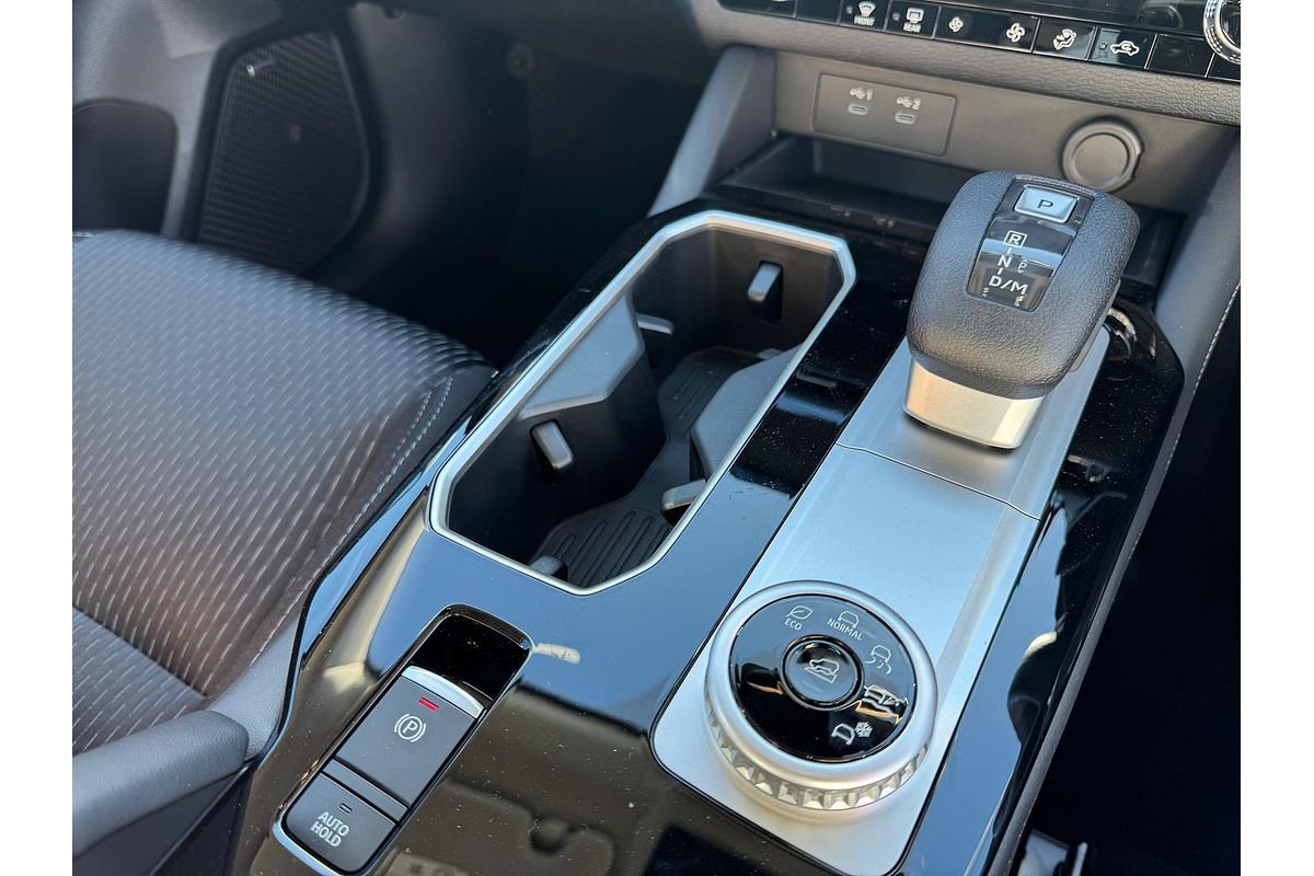 2025 Mitsubishi Outlander ES ZM