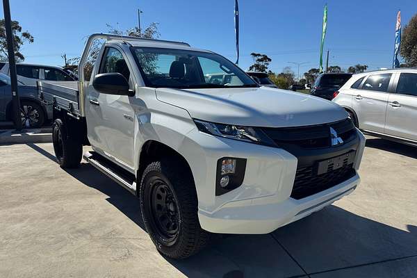 2024 Mitsubishi Triton GLX MR 4X4