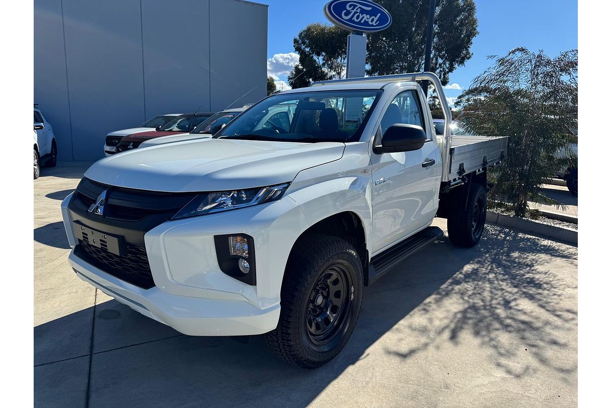 2024 Mitsubishi Triton GLX MR 4X4