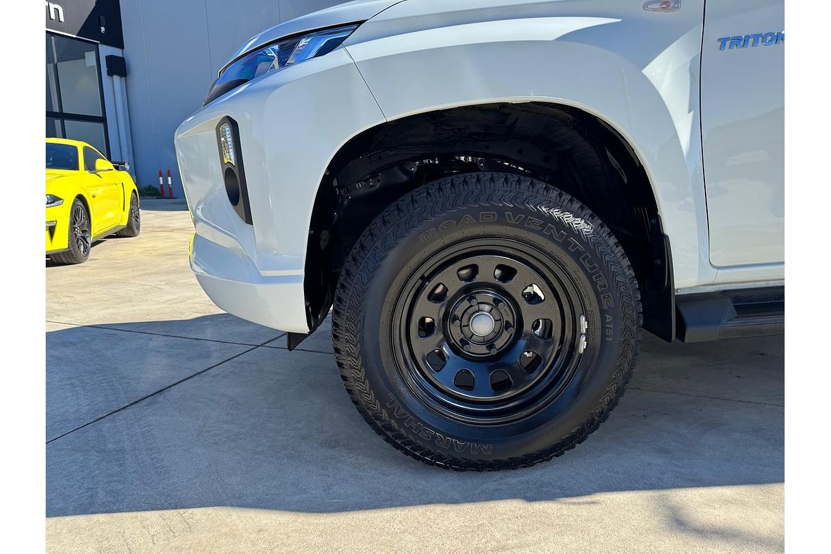 2024 Mitsubishi Triton GLX MR 4X4