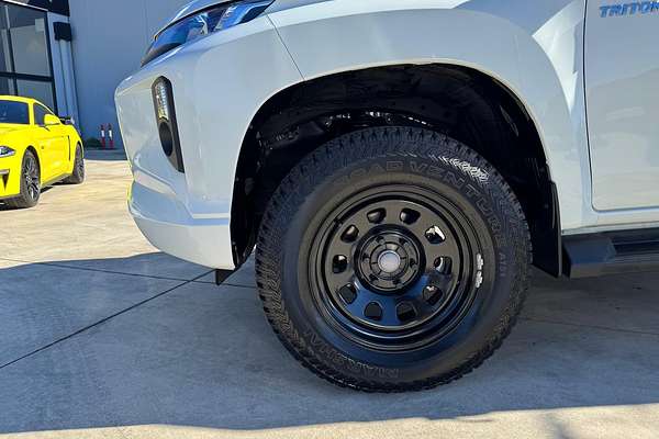 2024 Mitsubishi Triton GLX MR 4X4