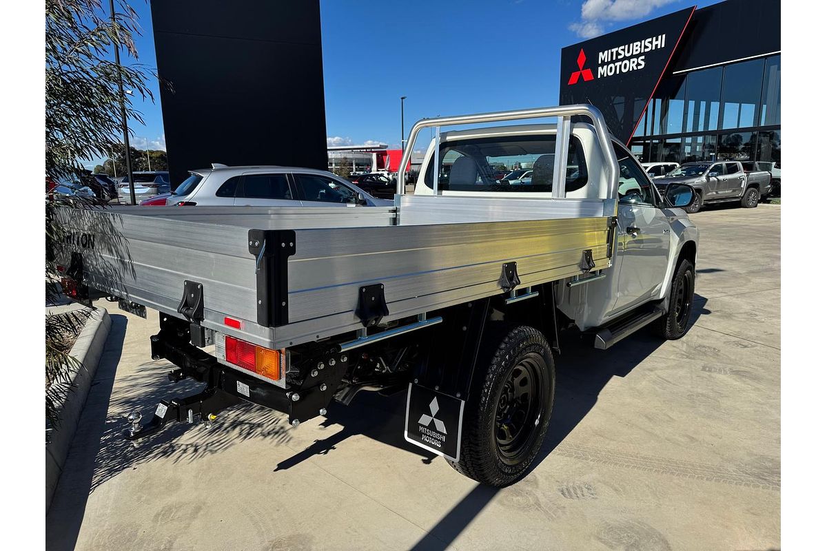 2024 Mitsubishi Triton GLX MR 4X4
