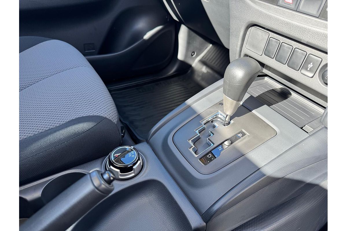 2024 Mitsubishi Triton GLX MR 4X4