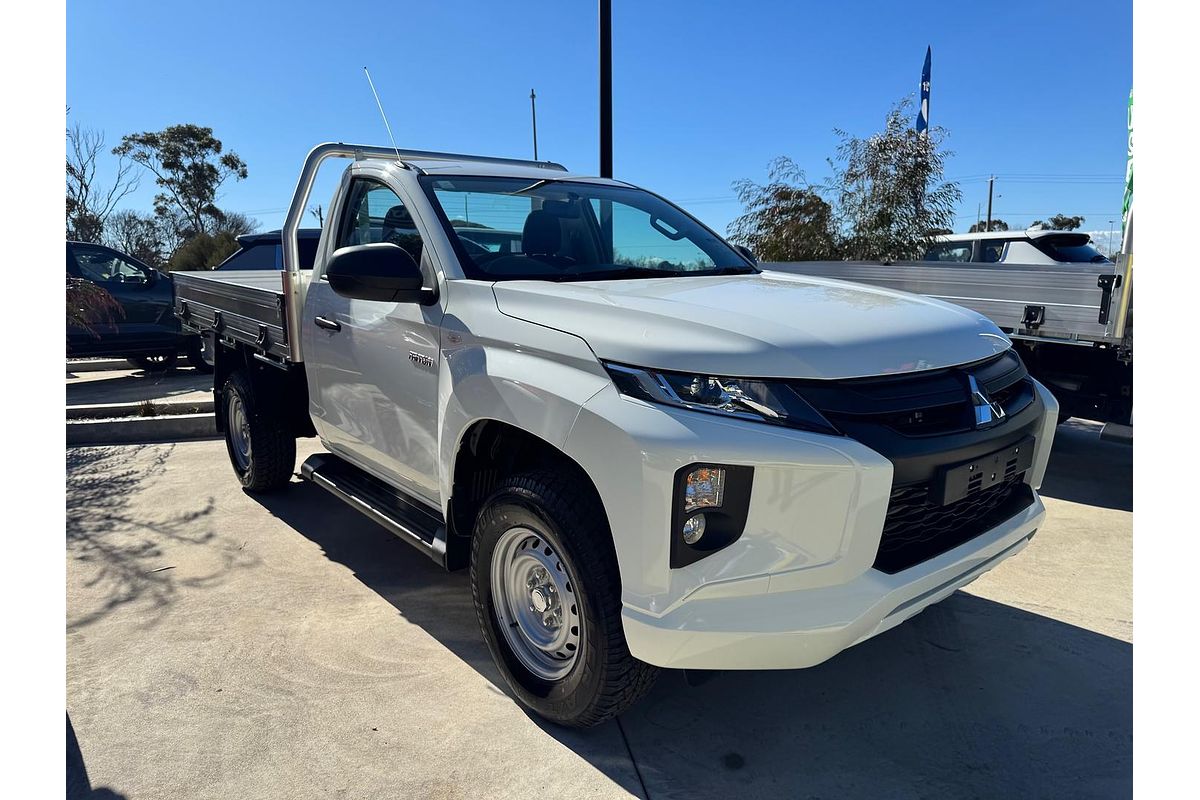 2024 Mitsubishi Triton GLX MR 4X4