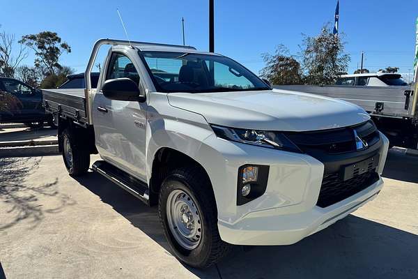 2024 Mitsubishi Triton GLX MR 4X4