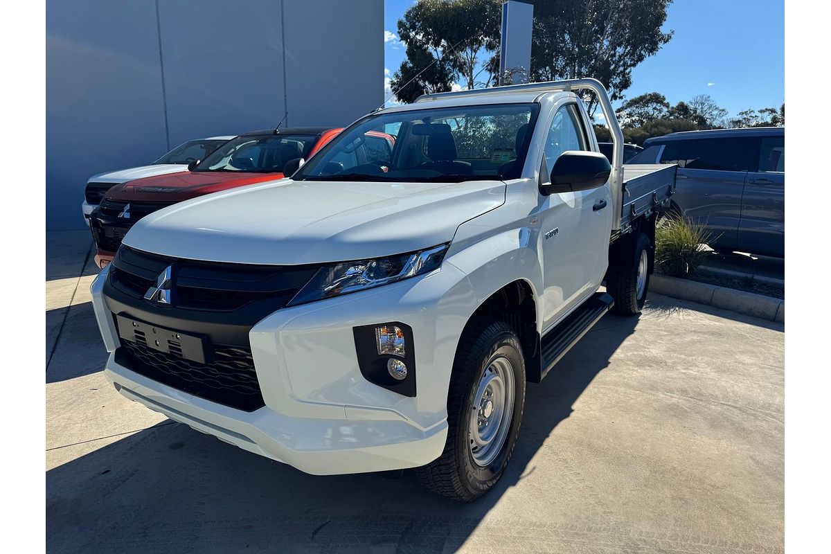 2024 Mitsubishi Triton GLX MR 4X4