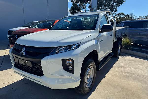 2024 Mitsubishi Triton GLX MR 4X4
