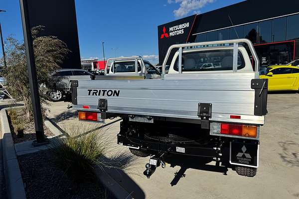 2024 Mitsubishi Triton GLX MR 4X4