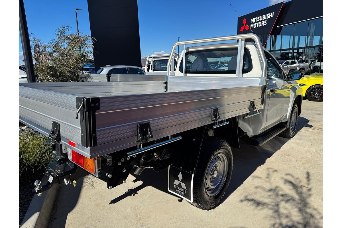 2024 Mitsubishi Triton GLX MR 4X4