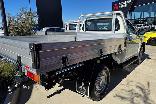 2024 Mitsubishi Triton GLX MR 4X4