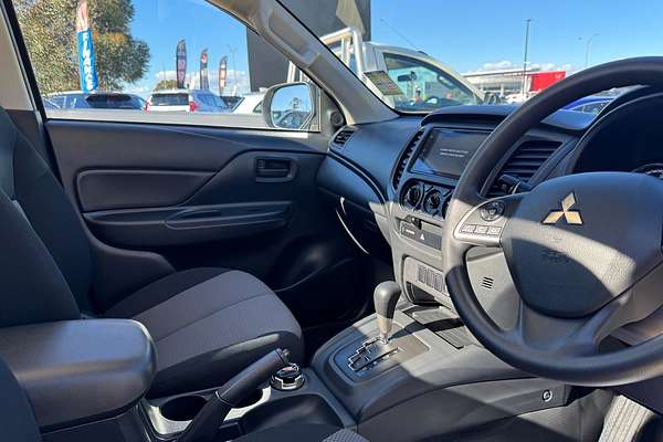 2024 Mitsubishi Triton GLX MR 4X4