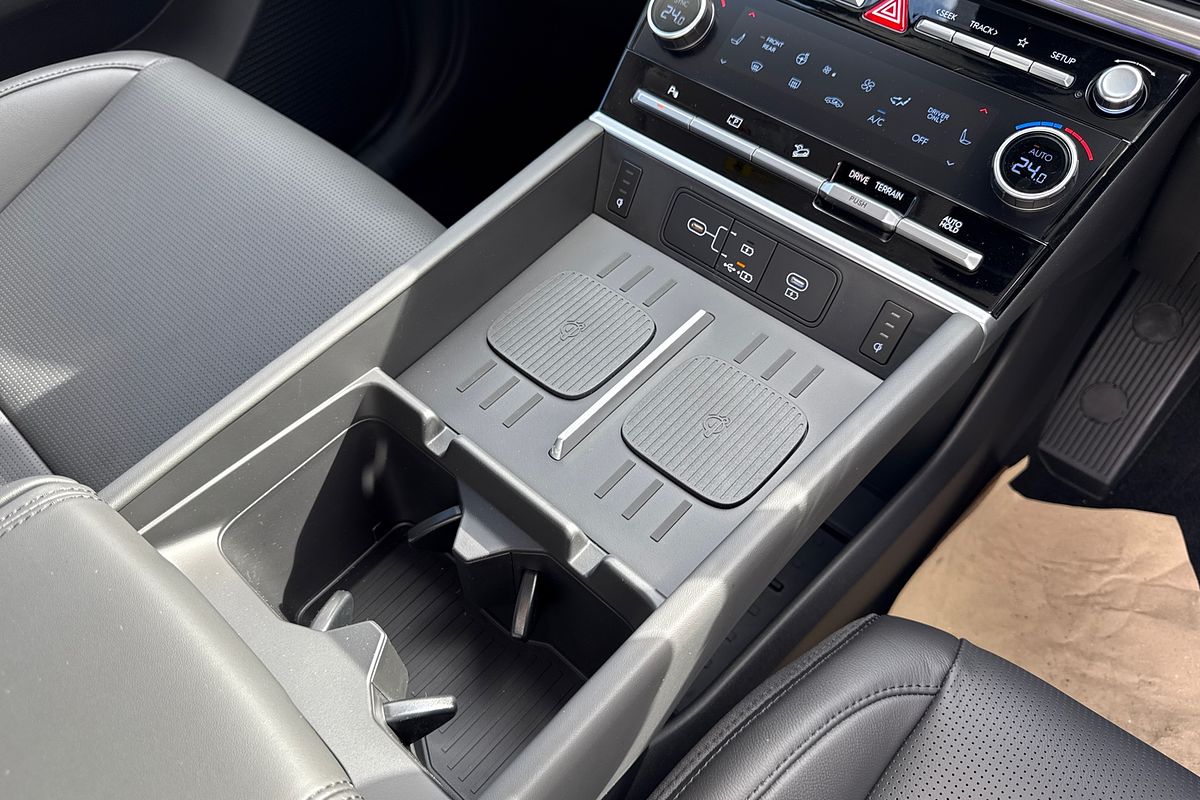 2025 Hyundai Santa Fe Hybrid Elite MX5.V1