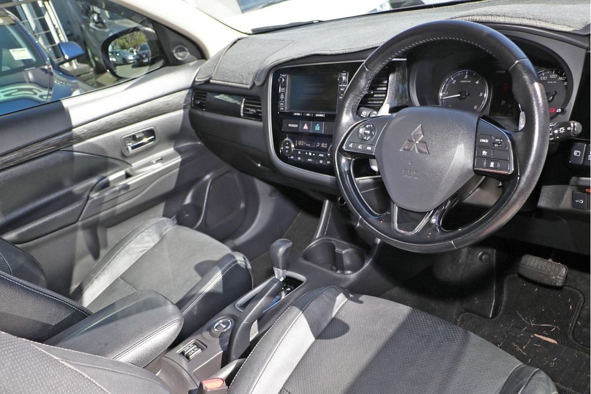 2015 Mitsubishi Outlander Exceed ZK