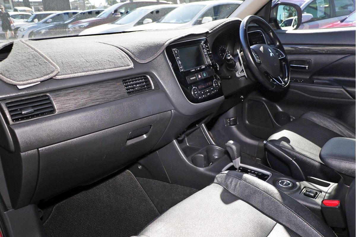2015 Mitsubishi Outlander Exceed ZK