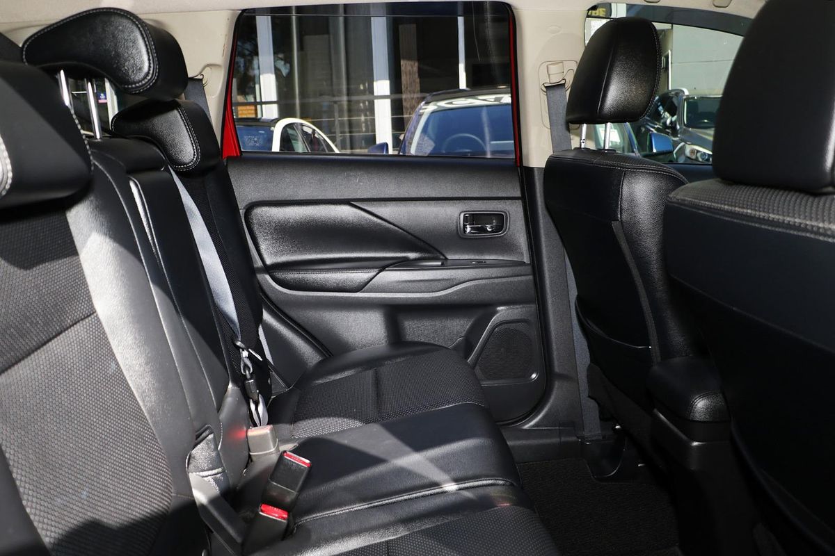 2015 Mitsubishi Outlander Exceed ZK