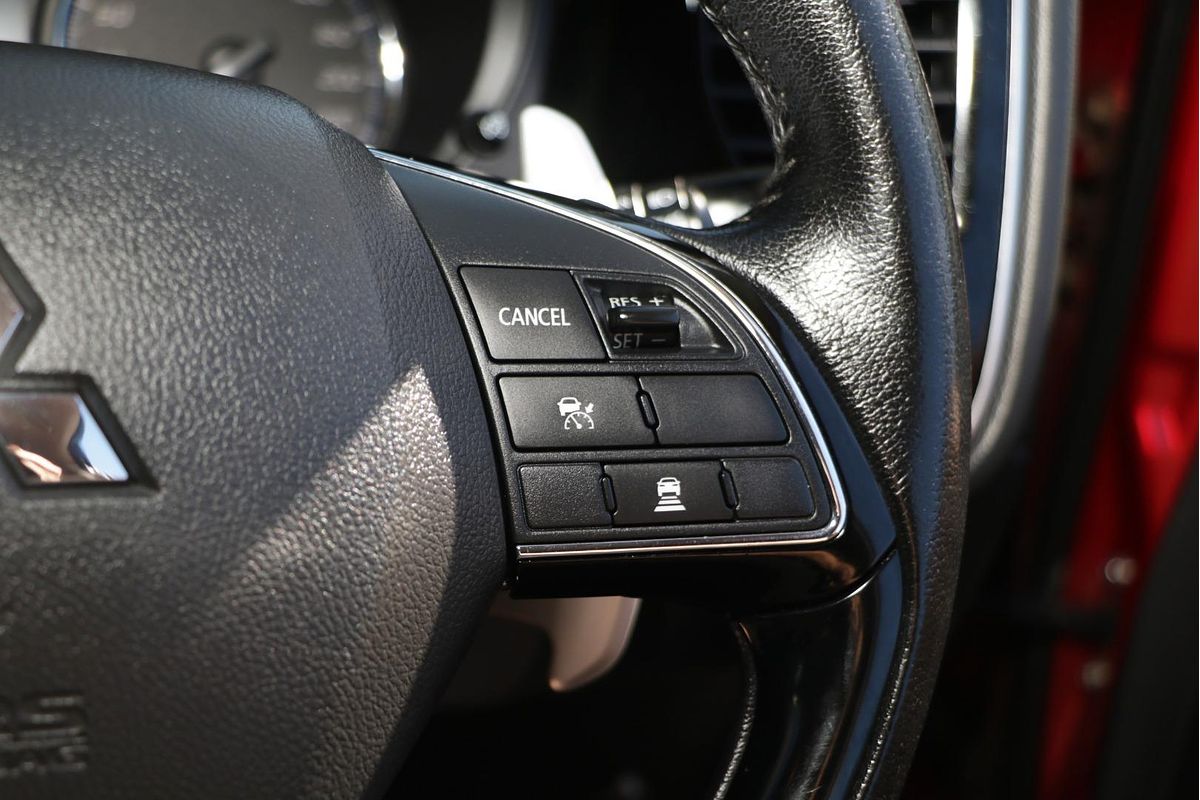 2015 Mitsubishi Outlander Exceed ZK