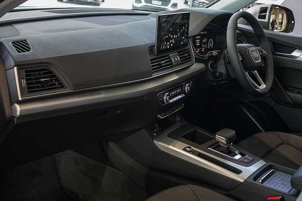 2024 Audi Q5 35 TDI FY