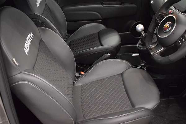 2024 Abarth 695 Competizione