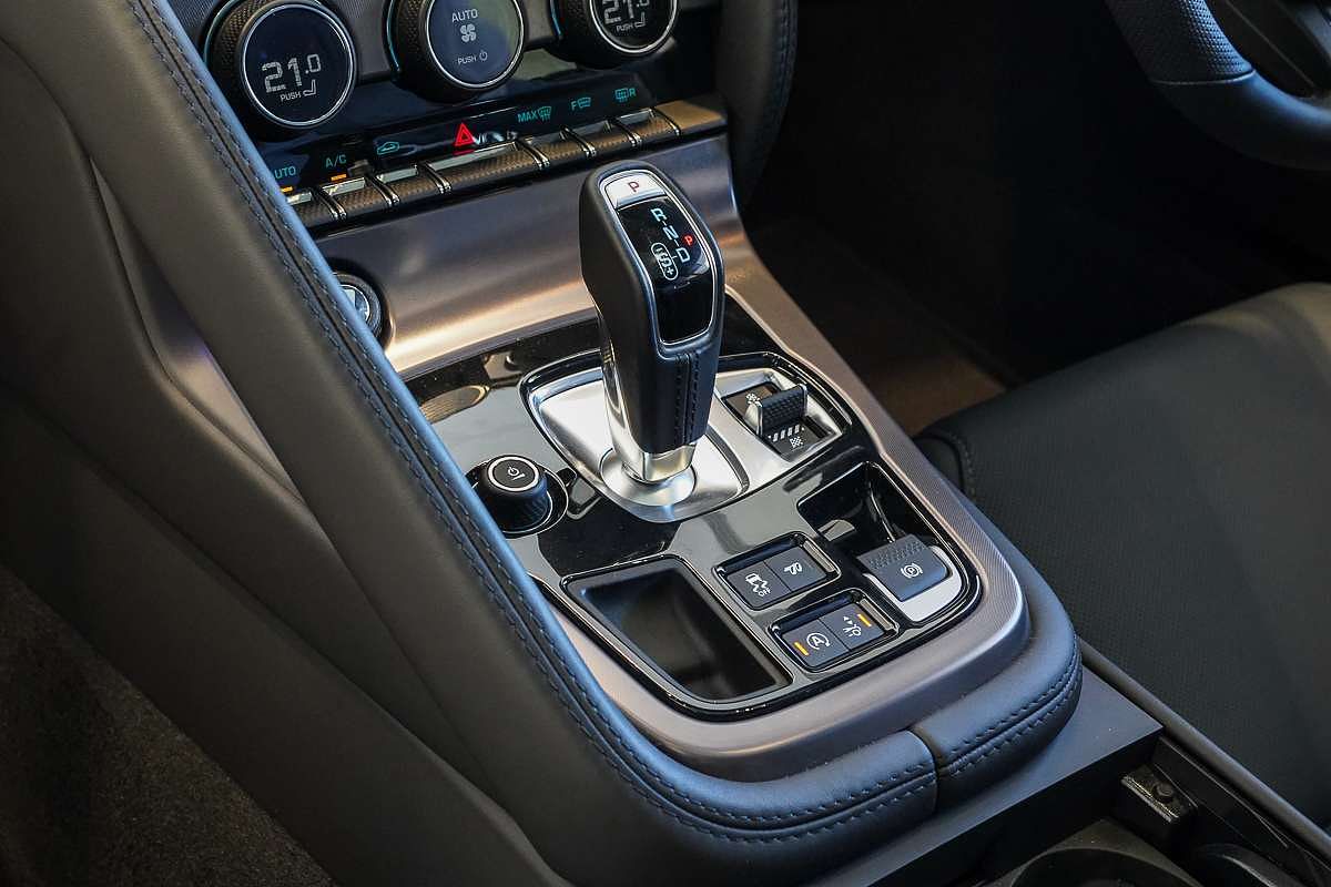 2024 Jaguar F-TYPE R 75 X152