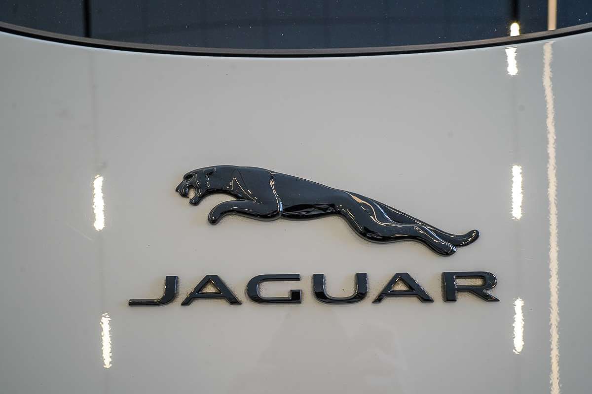 2024 Jaguar F-TYPE R 75 X152