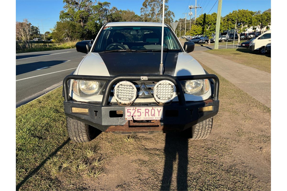 2011 Mitsubishi Triton GL-R MN 4X4