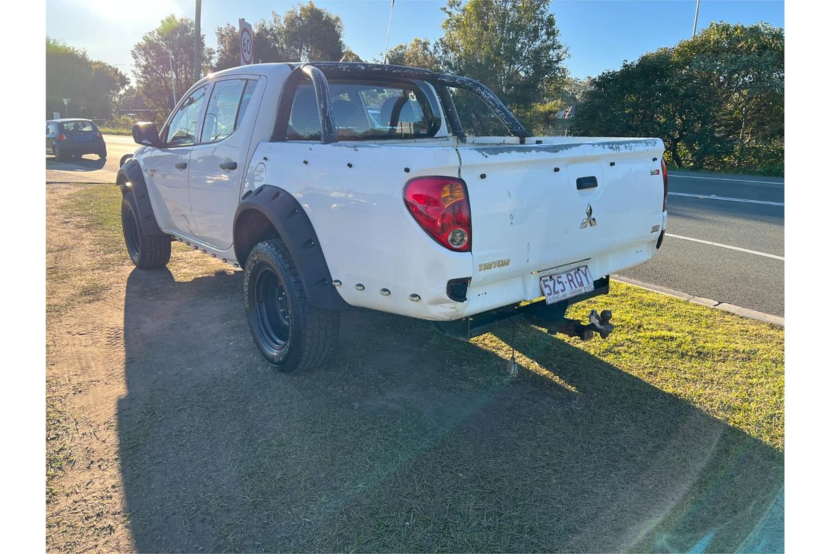 2011 Mitsubishi Triton GL-R MN 4X4