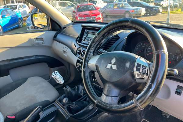 2011 Mitsubishi Triton GL-R MN 4X4