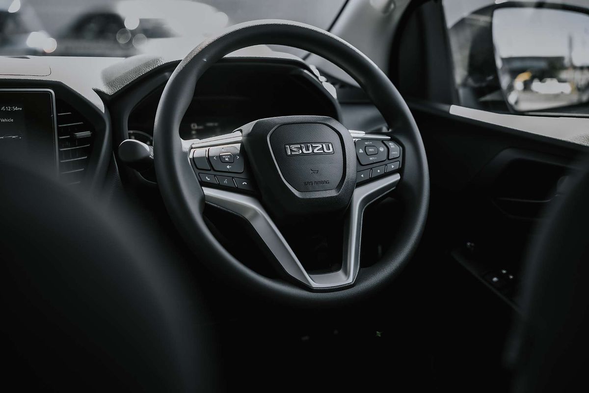 2025 Isuzu D-MAX SX 4X4