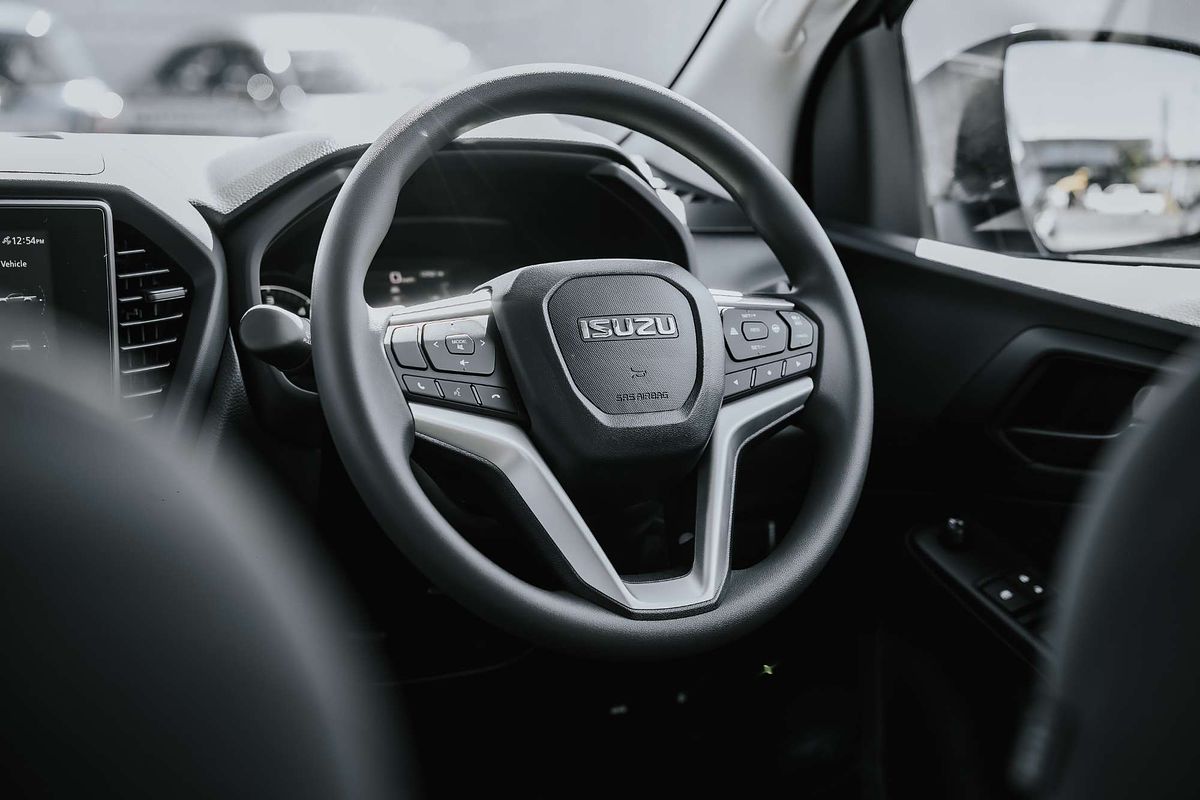 2025 Isuzu D-MAX SX 4X4
