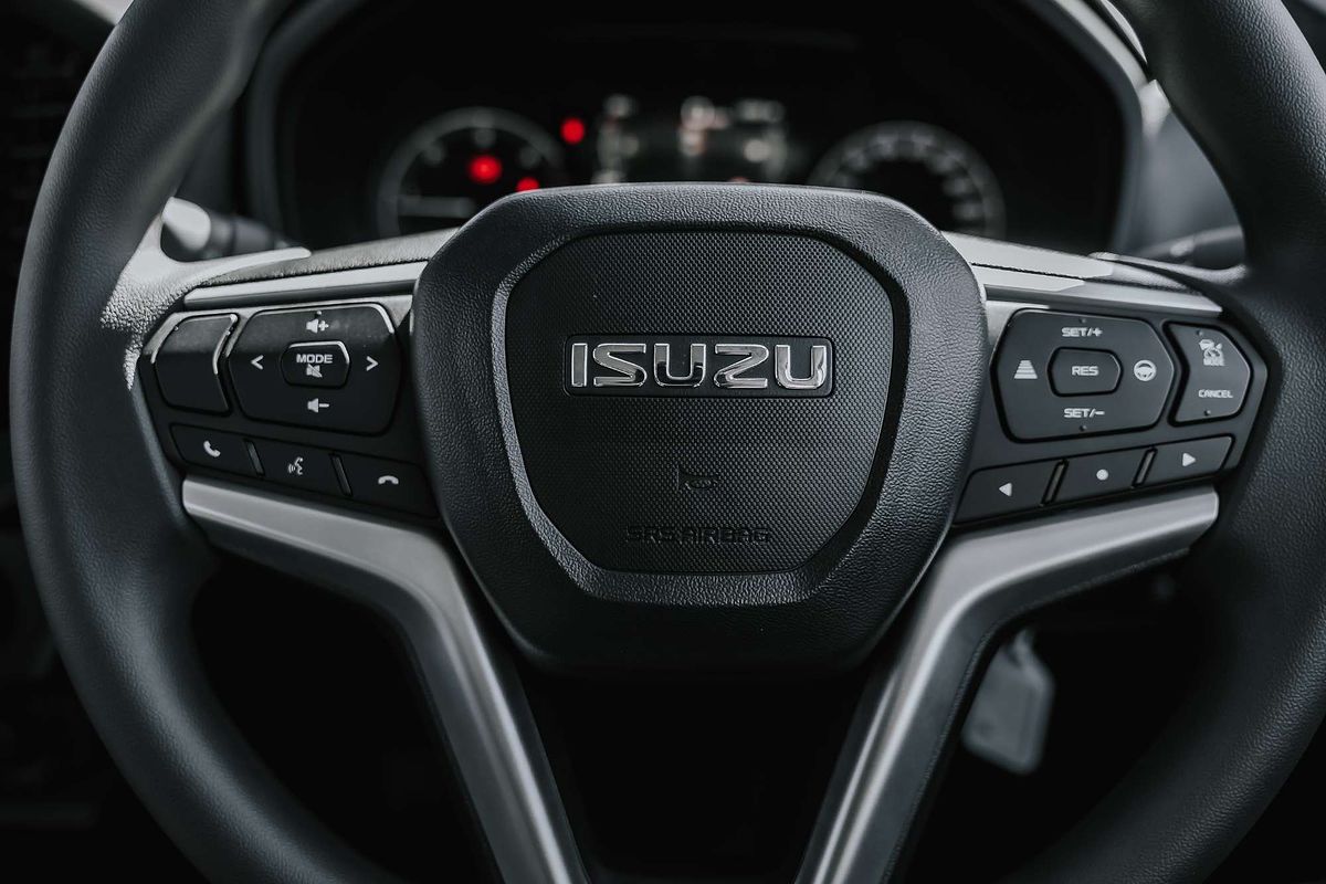 2025 Isuzu D-MAX SX 4X4