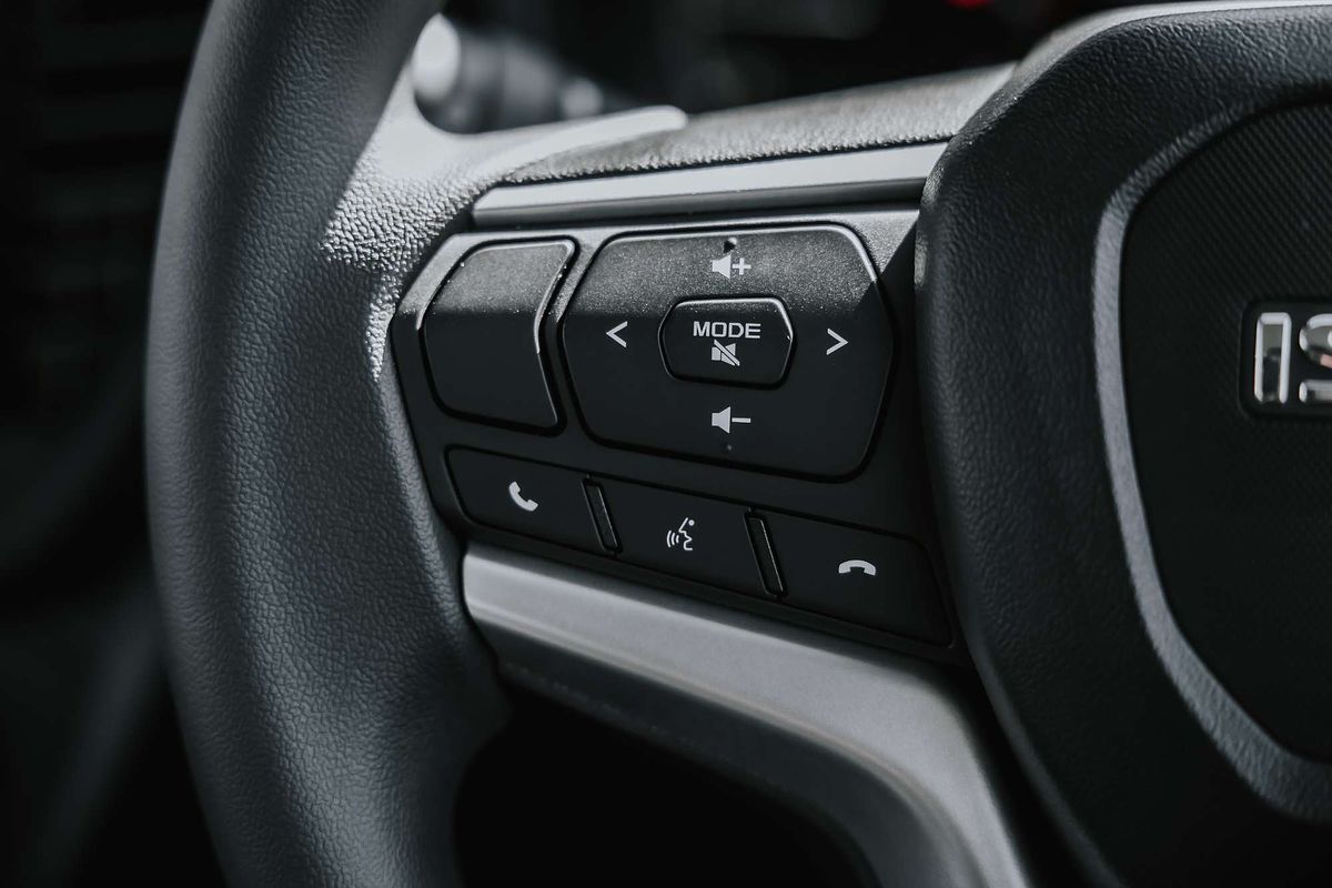 2025 Isuzu D-MAX SX 4X4