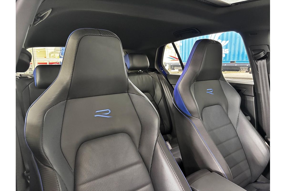 2022 Volkswagen Golf GTI 8