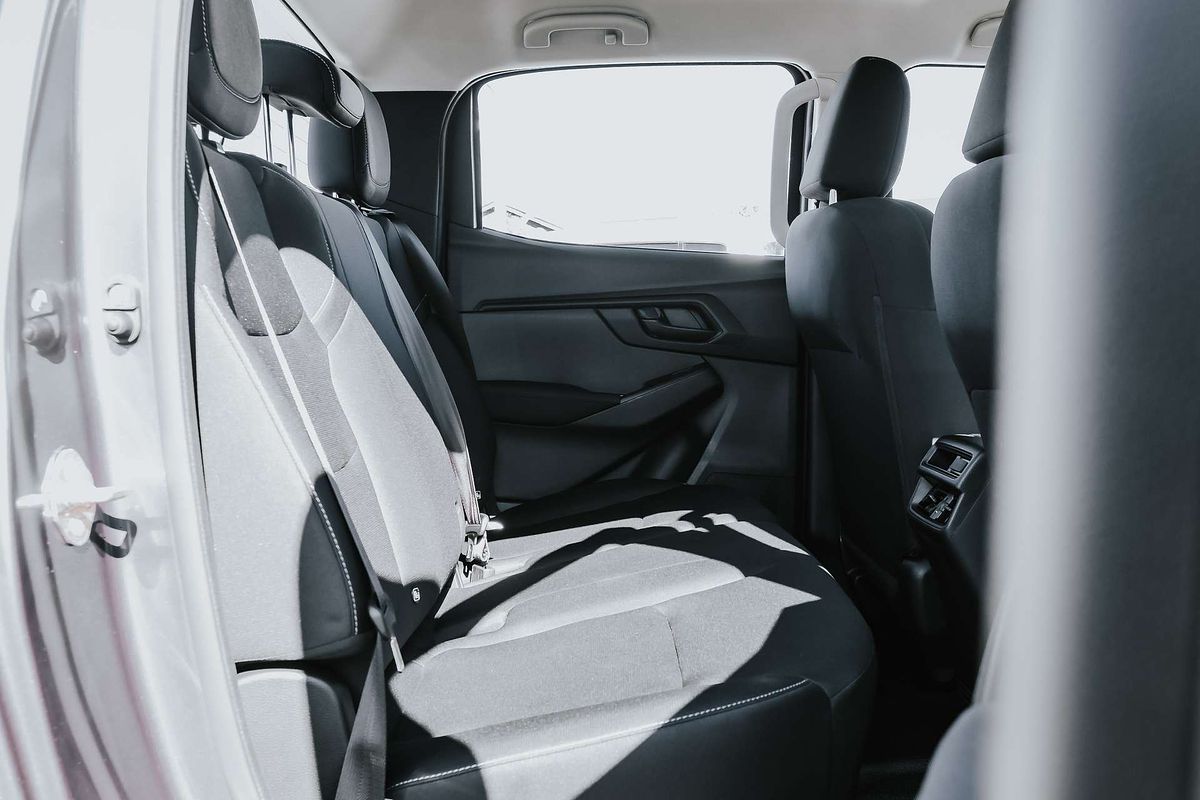2025 Isuzu D-MAX SX 4X4