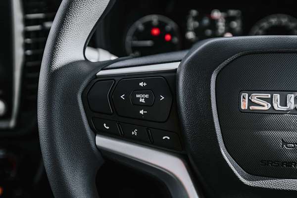 2025 Isuzu D-MAX SX 4X4