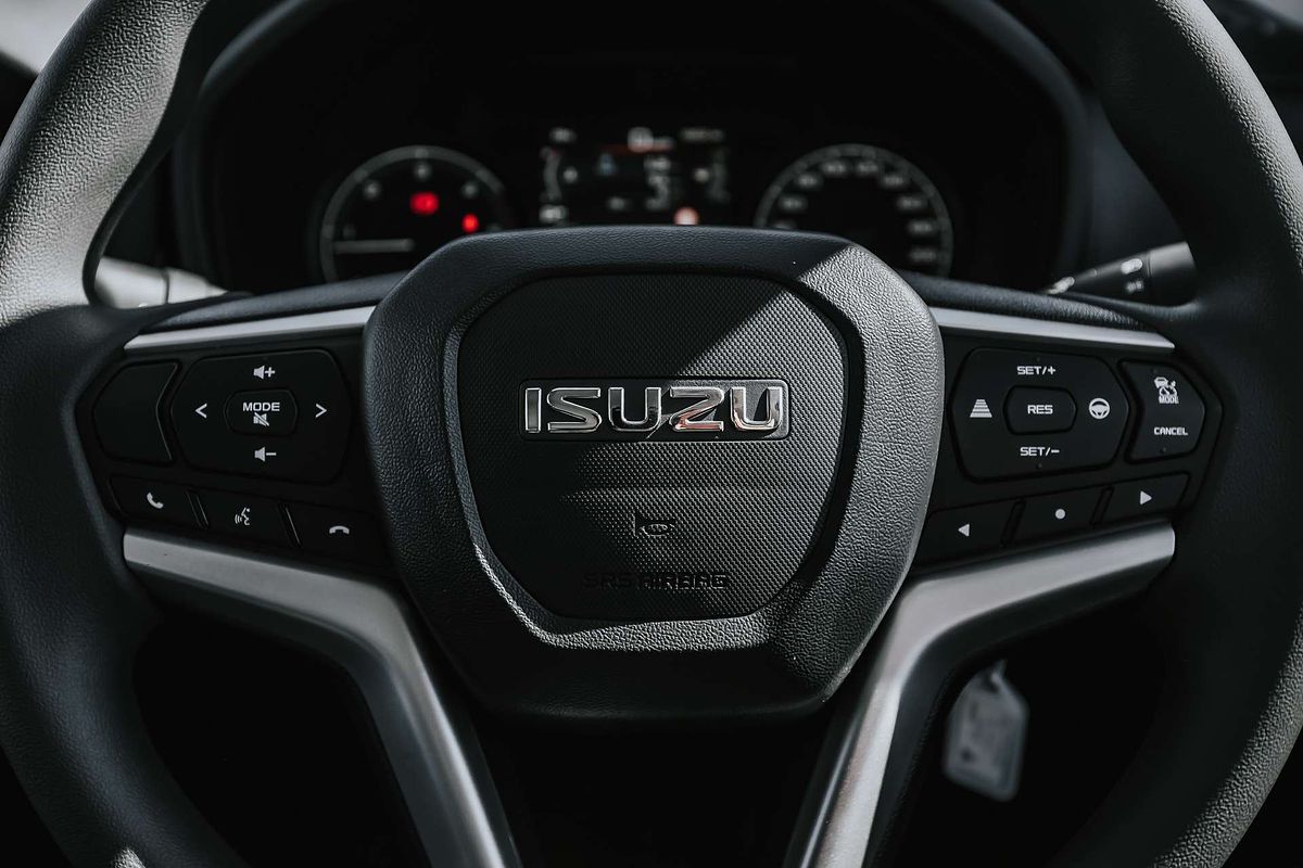 2025 Isuzu D-MAX SX 4X4