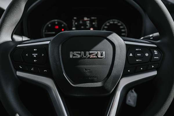 2025 Isuzu D-MAX SX 4X4