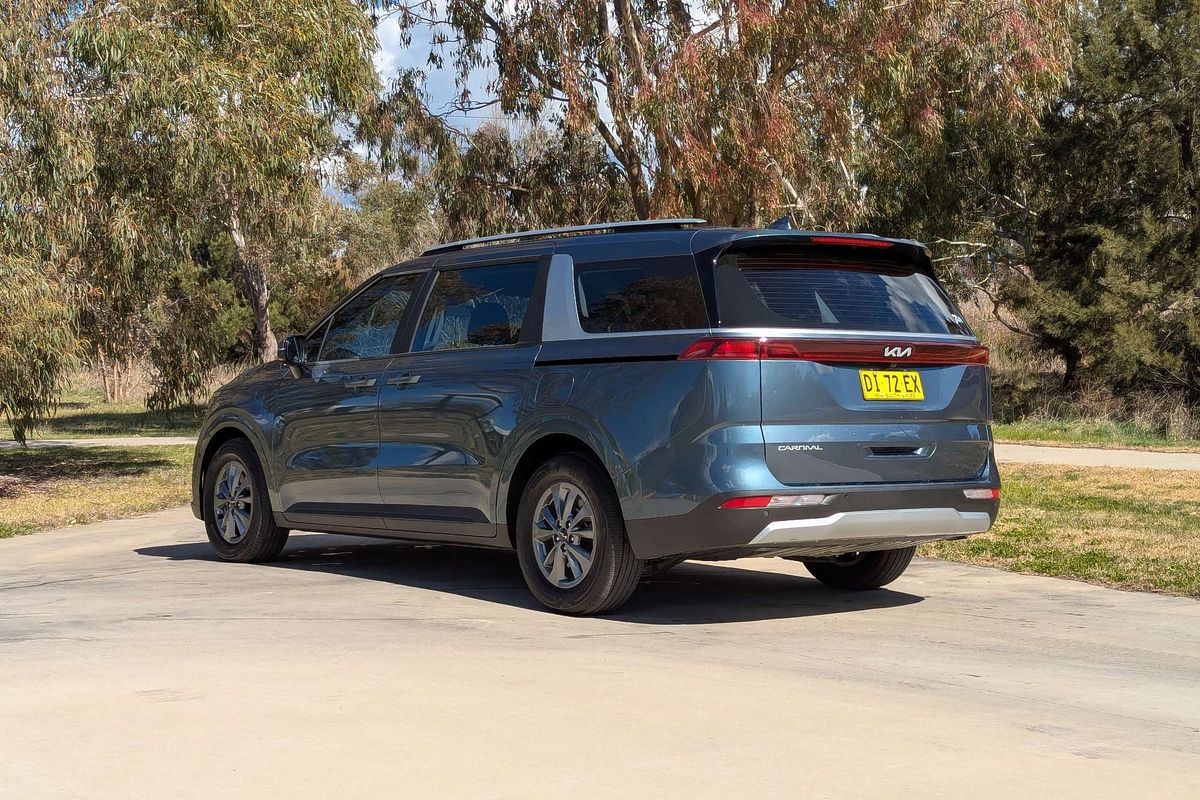 2023 Kia Carnival S KA4