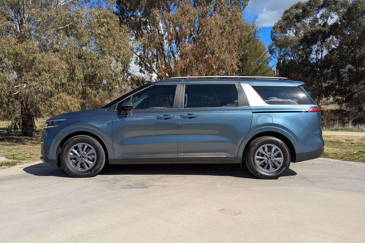 2023 Kia Carnival S KA4