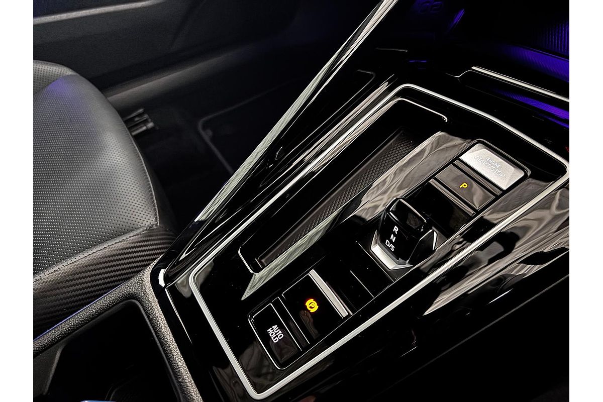 2022 Volkswagen Golf GTI 8