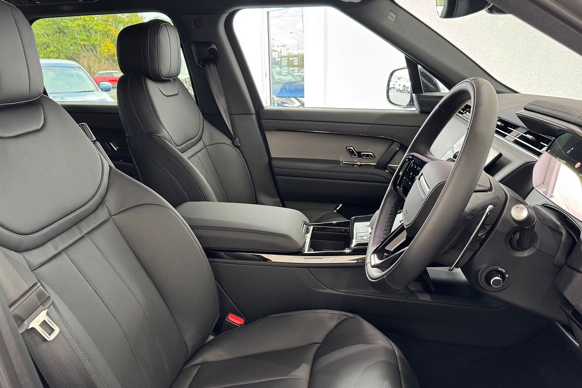 2025 Land Rover Range Rover Sport D250 Dynamic SE L461