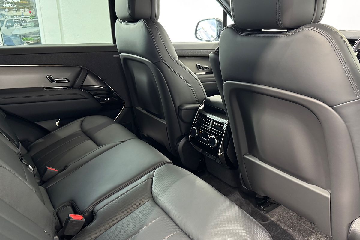 2025 Land Rover Range Rover Sport D250 Dynamic SE L461