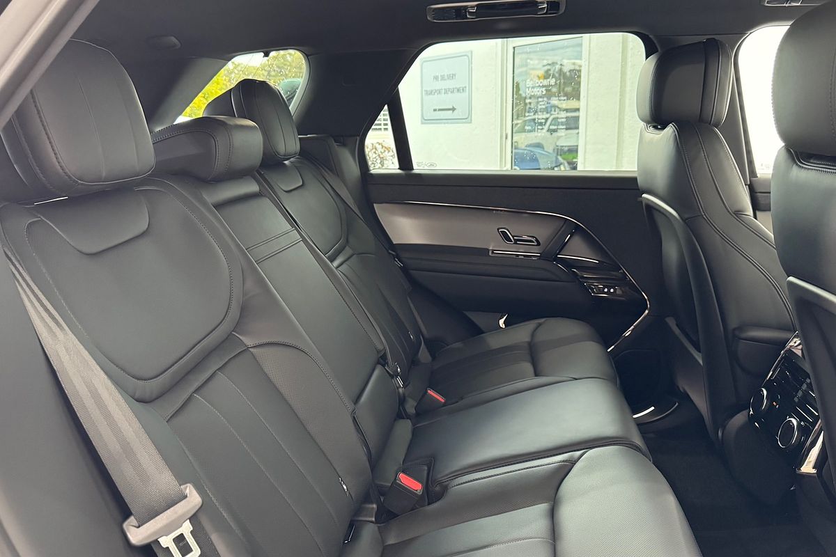2025 Land Rover Range Rover Sport D250 Dynamic SE L461