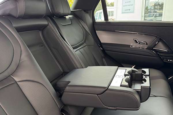 2025 Land Rover Range Rover Sport D250 Dynamic SE L461