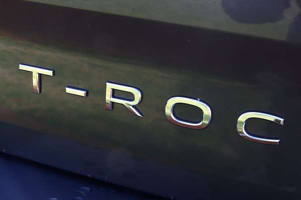 2025 Volkswagen T-Roc 140TSI R-Line D11