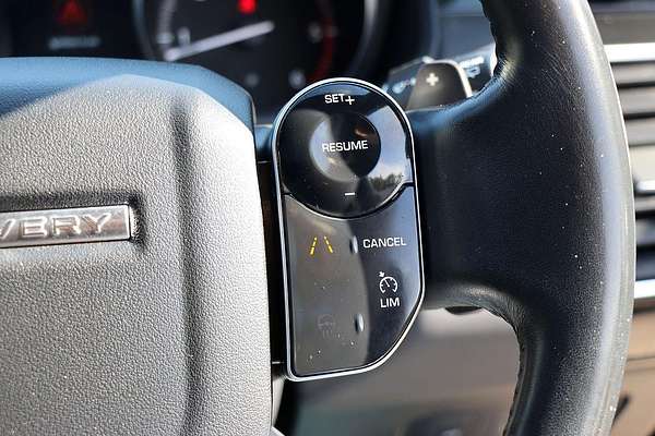 2018 Land Rover Discovery SD6 SE Series 5