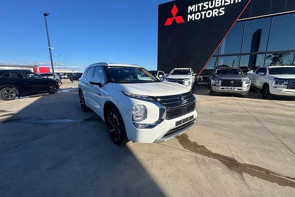 2024 Mitsubishi Outlander PHEV Exceed ZM