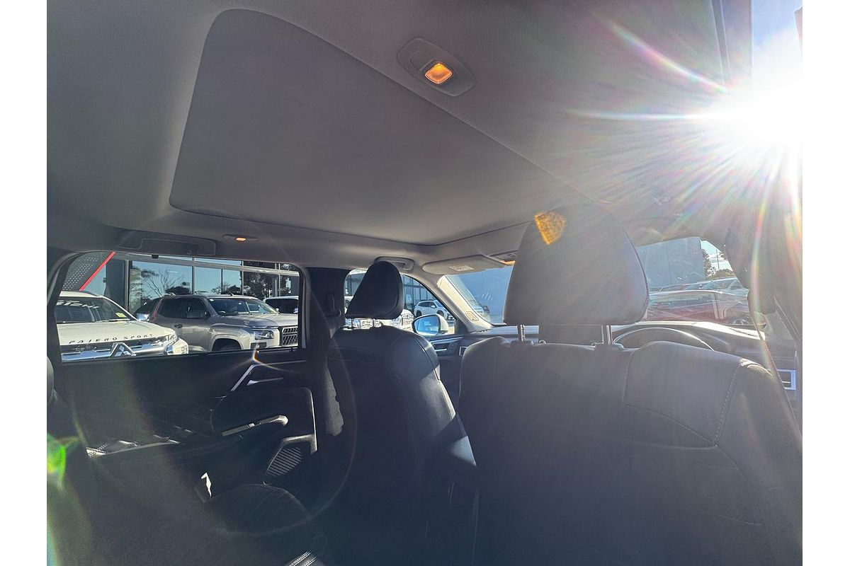 2024 Mitsubishi Outlander PHEV Exceed ZM