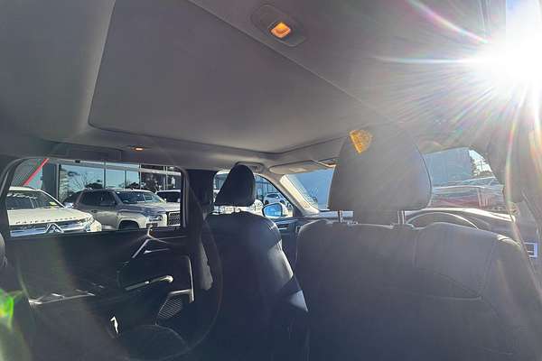 2024 Mitsubishi Outlander PHEV Exceed ZM